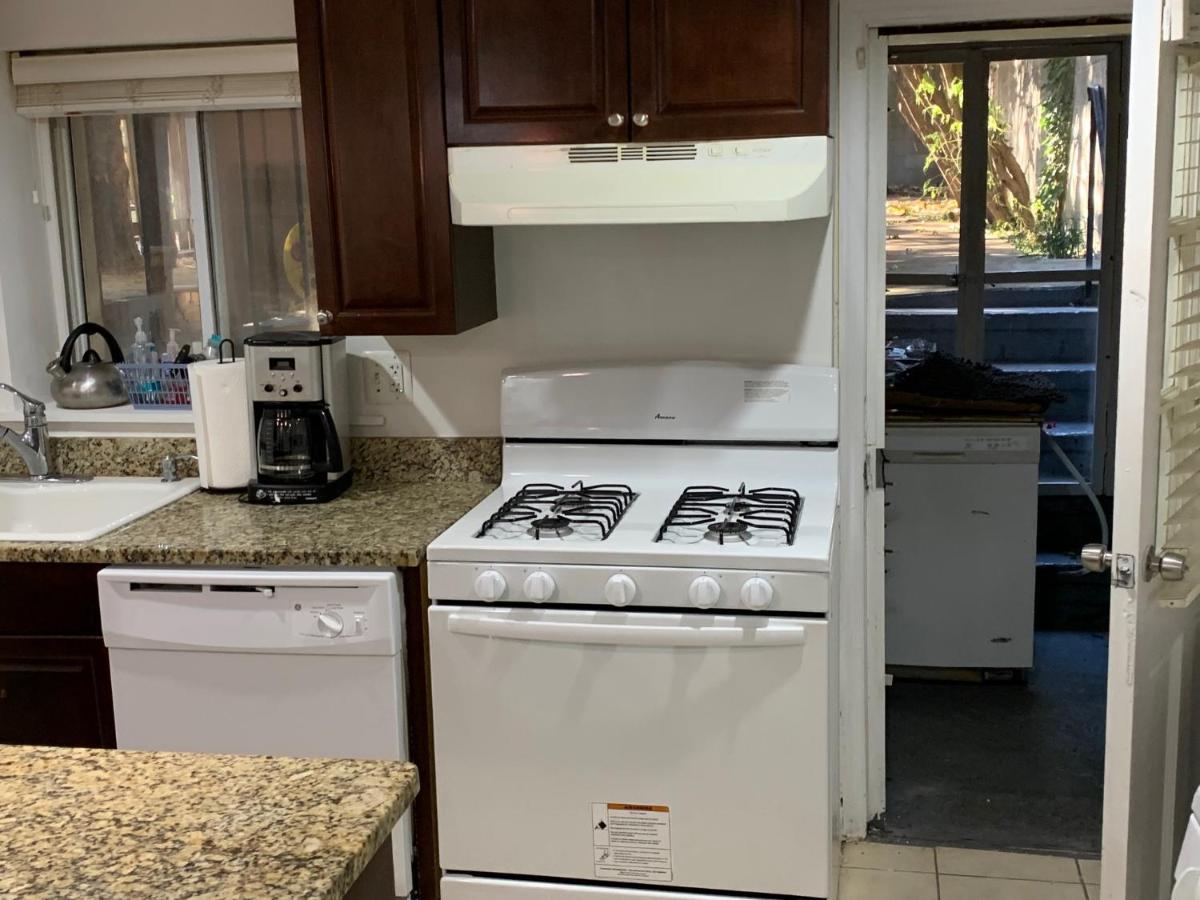 Renovated English Basement 2Bdrm Home Near Metro Washington Bagian luar foto