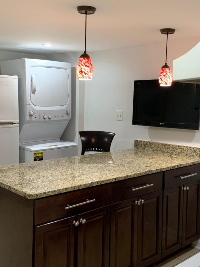 Renovated English Basement 2Bdrm Home Near Metro Washington Bagian luar foto