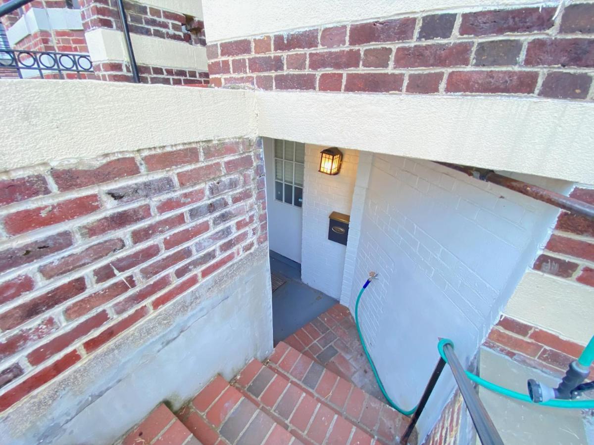 Renovated English Basement 2Bdrm Home Near Metro Washington Bagian luar foto